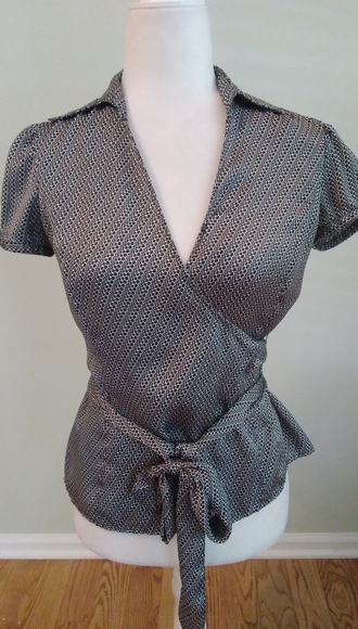 LOFT dot print wrap top - Picture 1 of 4